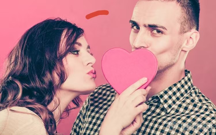 夫妻宫为忌神的女性为何婚后负担重，结婚影响生活质量
夫妻宫是四柱命理学名词，在四