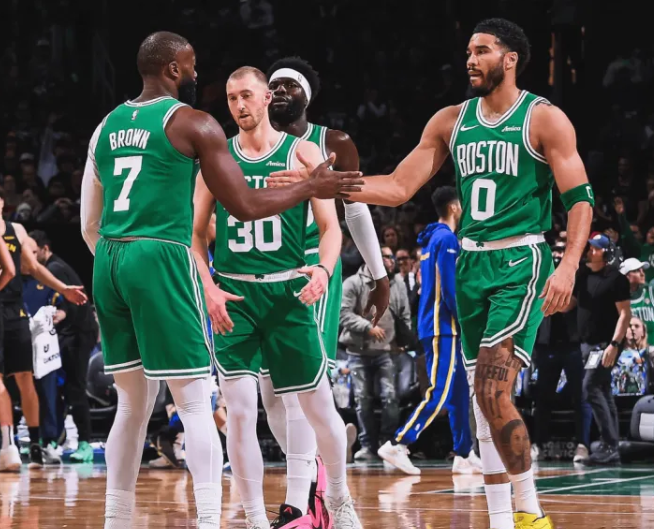 NBA季后赛首轮，凯尔特人将对阵76人。
凯尔特人球员杰森-塔图姆谈及自己与杰伦