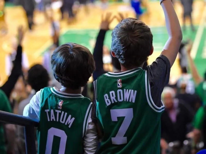 今天凯尔特人VS热火的比赛是兔子复出后双探花联手最强一战

杰伦爆砍43，兔子出