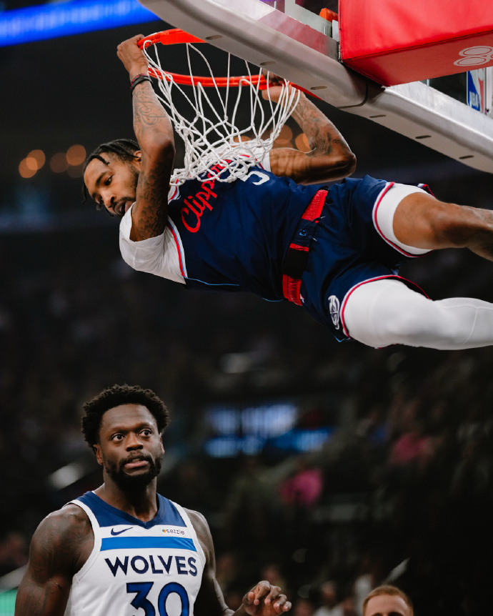 小琼斯再这样打 1000万留不住了

现在打太好了 本来运动能力就强 还有三分和