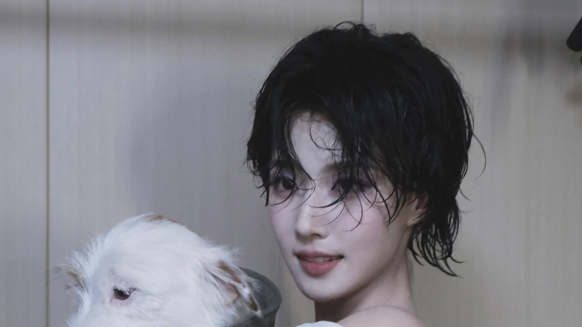 少年感碰撞冷艳美，卢昱晓短发新形象引粉丝狂热追捧