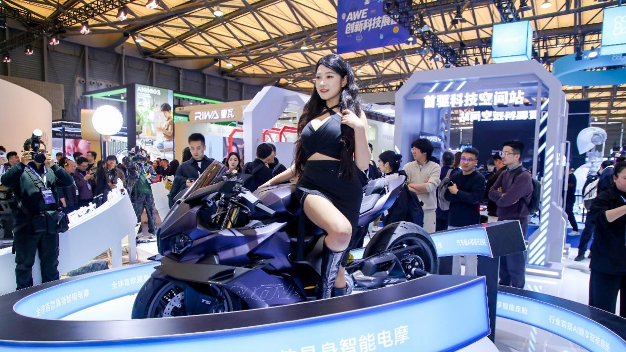 从代步工具到AI出行机器人，透视两轮出行新势力的破局逻辑