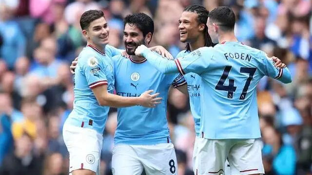 玫瑰德比变“菜鸡互啄”？曼联主场斗利兹，2-1险胜，还是1-1憋气？