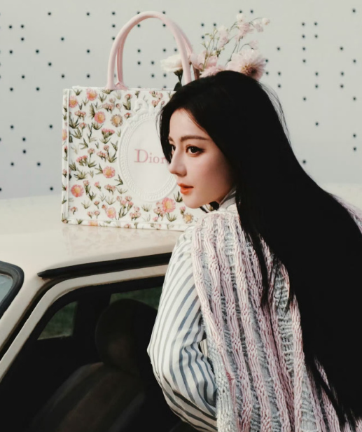 所有的热爱都值得被尊重，不贬低他人热爱的事物是一种素养