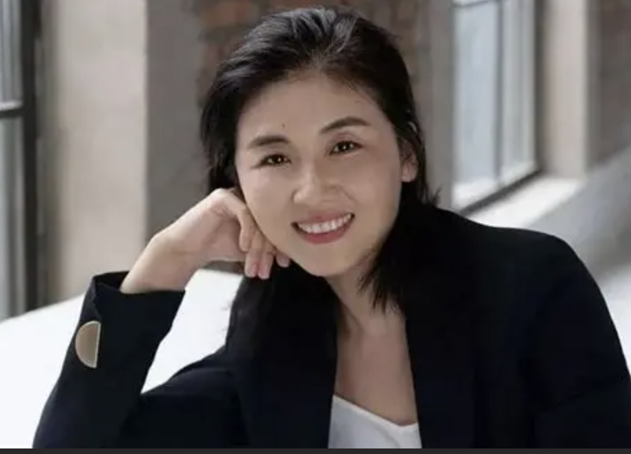 颜宁抱怨审稿人偷信息抢发至少两篇自己CNS级别的论文。

网友抱怨颜宁都成院士里