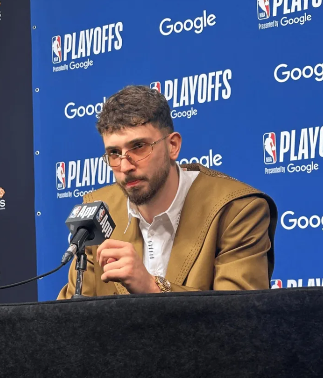 NBA季后赛，火箭主场115-96战胜湖人，将系列赛大比分改写为1-3。
赛后，