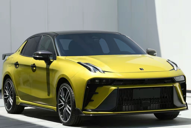 领克是燃油性能车首选
领克是燃油性能车首选，和高尔夫R或者gti相比价格更便宜门