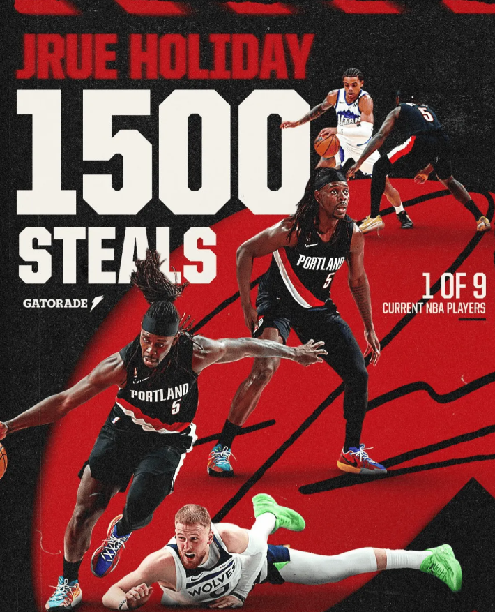 NBA常规赛，开拓者对阵奇才的比赛正在进行中。
开拓者官媒更新了动态，晒出一张照