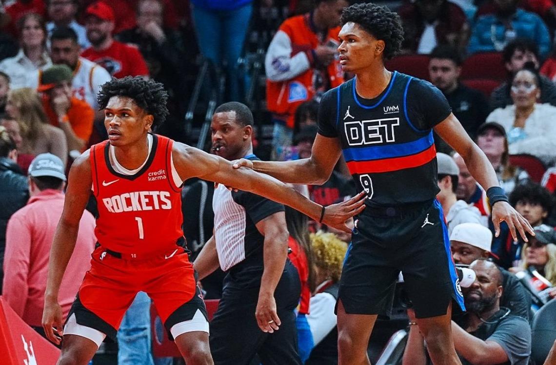 下一场比赛，火箭队的对手是费城76人队，之后火箭队会面临背靠背的客场比赛，他们的