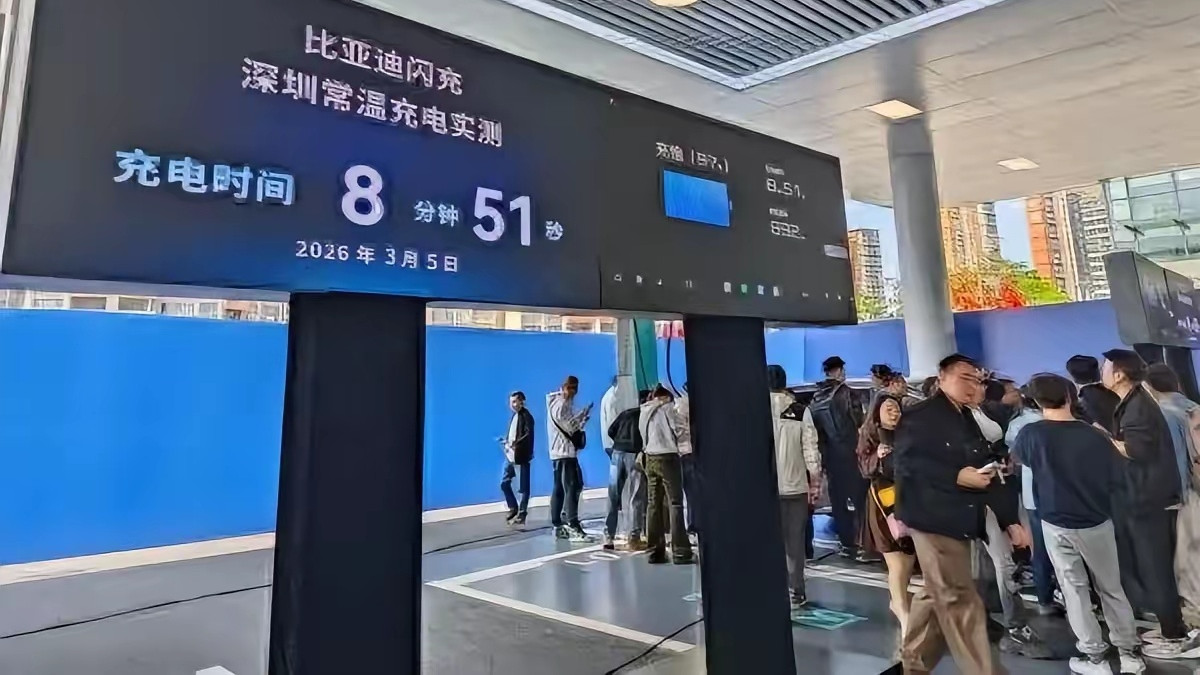 充电快、寿命长、超安全、对电网友好，比亚迪硬核闪充技术树立行业新标杆！