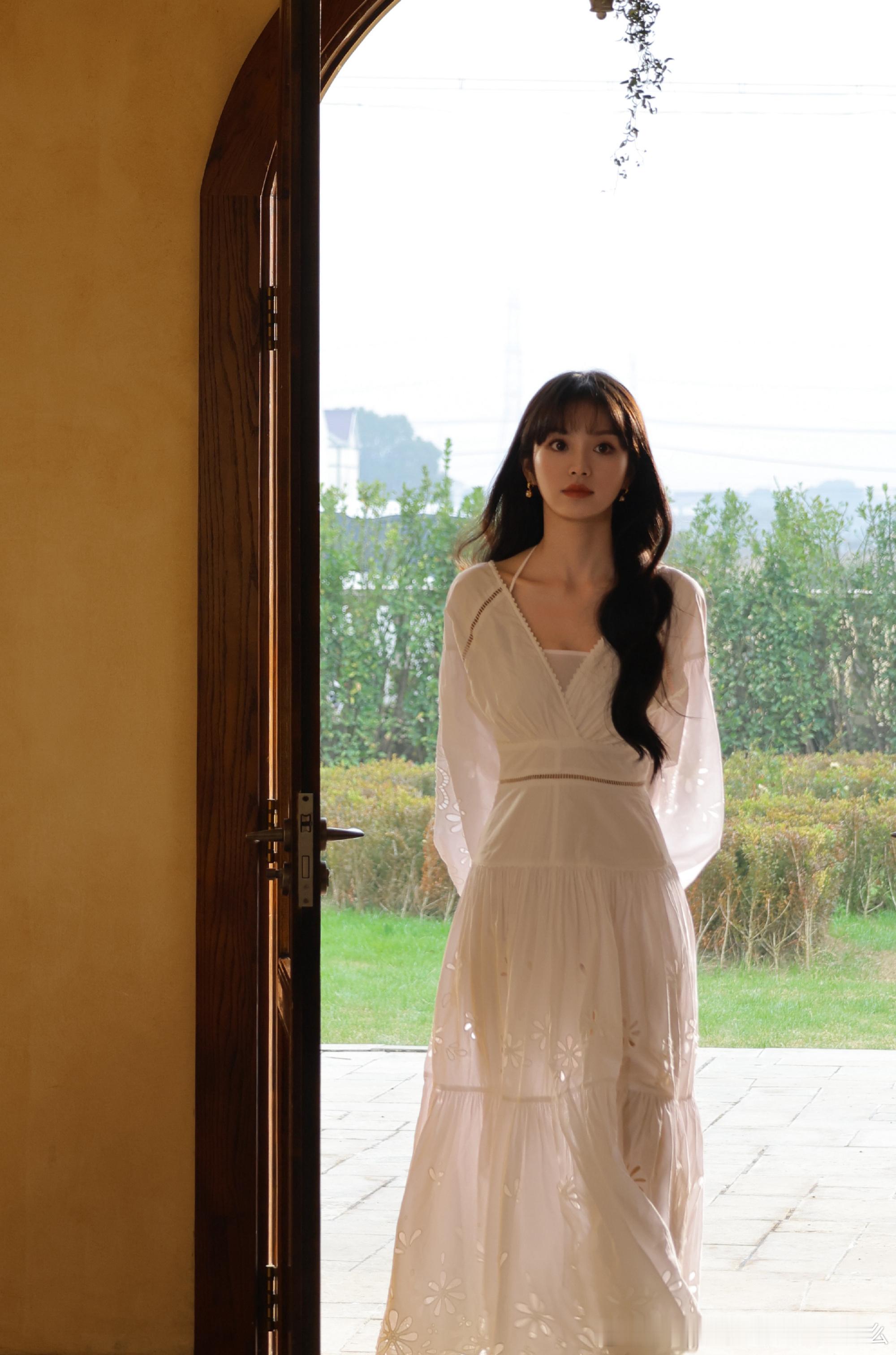 清新田曦薇，美到我失语。