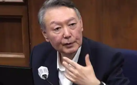 下台！尹锡悦成韩国第二位被罢免总统 ，他是好色之徒，为了美女亲近美日，结果惨遭反噬…