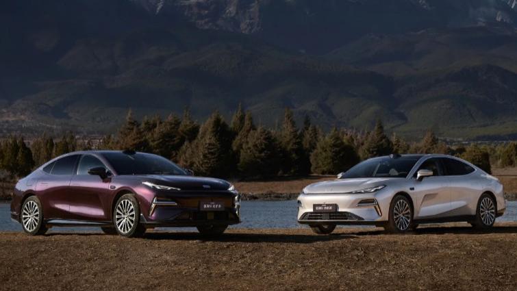 中高级插混轿车再添新选择，吉利银河星耀8远航家开启预售