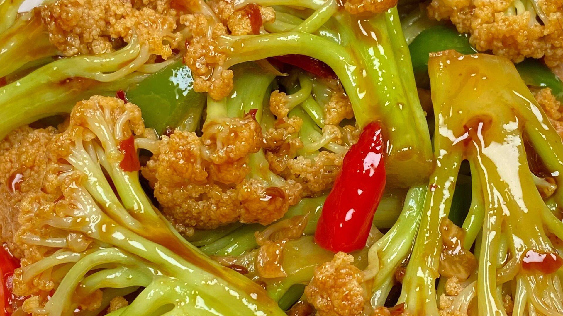 干锅花菜：灶台上的烟火华尔兹