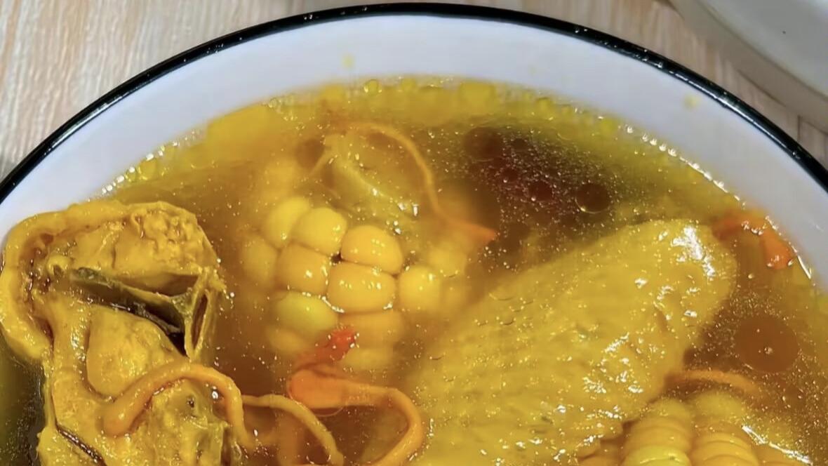 虫草花鸡汤：一锅金黄，炖出家的味道