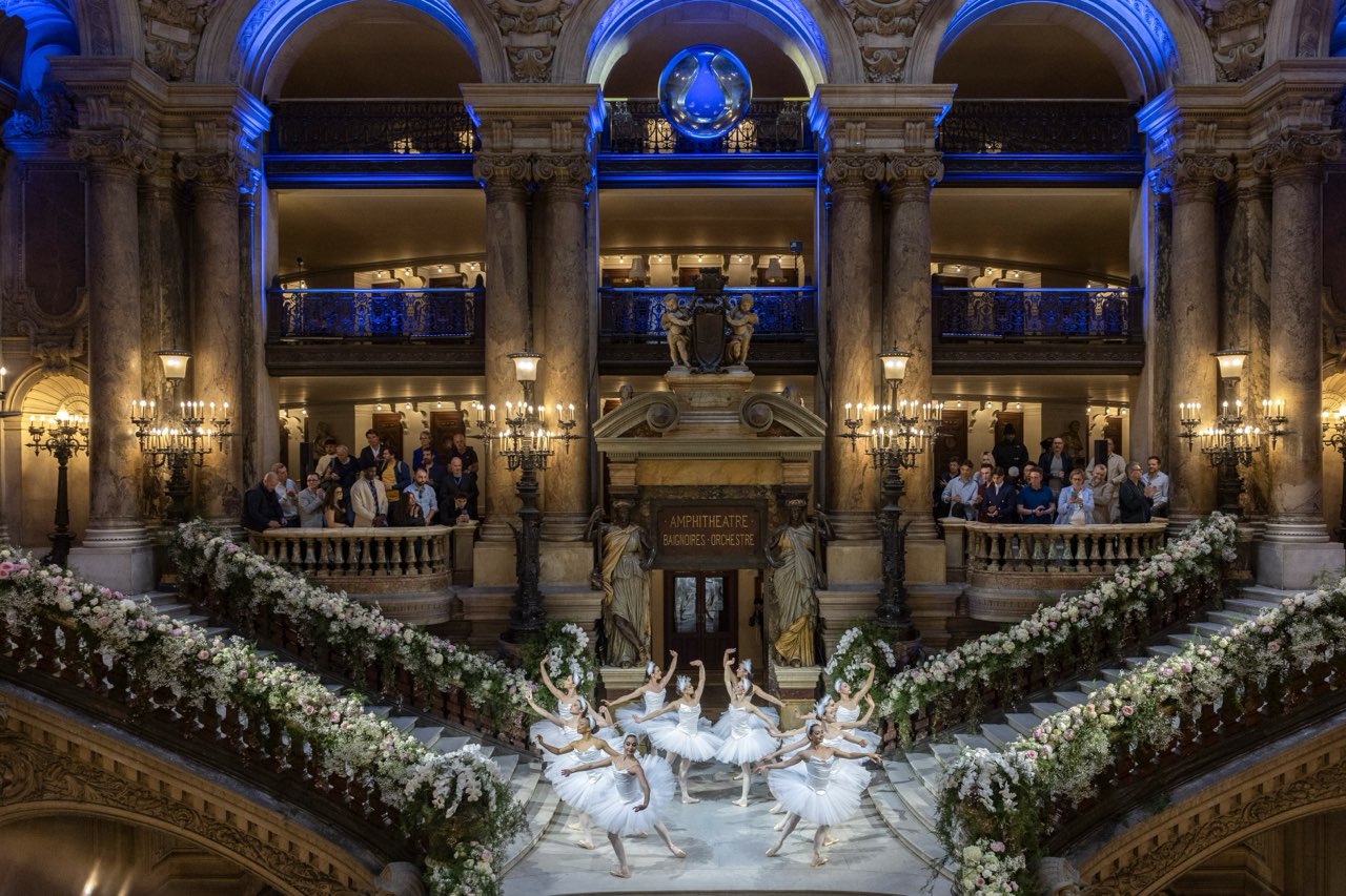 腾势品牌强势登陆欧洲，科技新豪华正式启幕