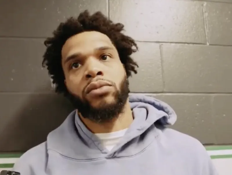 NBA常规赛黄蜂以102-113不敌凯尔特人

迈尔斯-布里奇斯评价拉梅洛-鲍尔