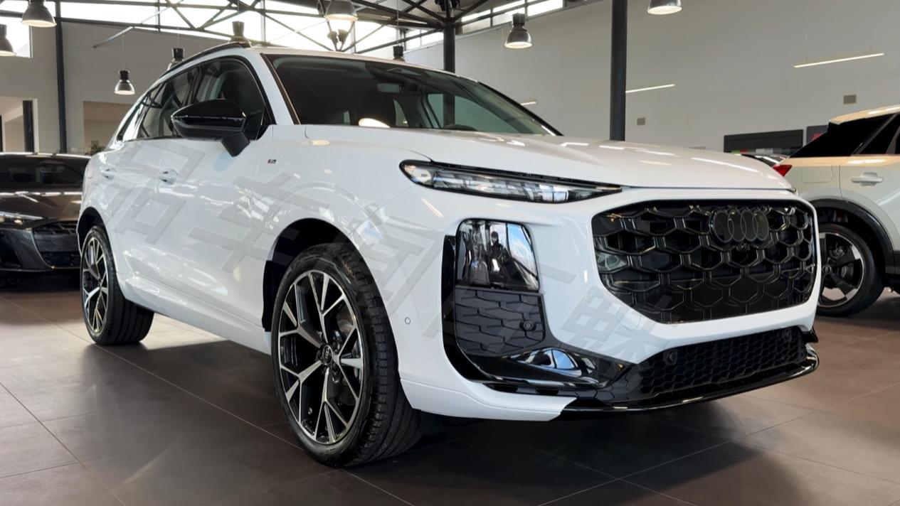 全新换代奥迪Q3，自带运动套件，造型更激进，还带1.5T插混动力