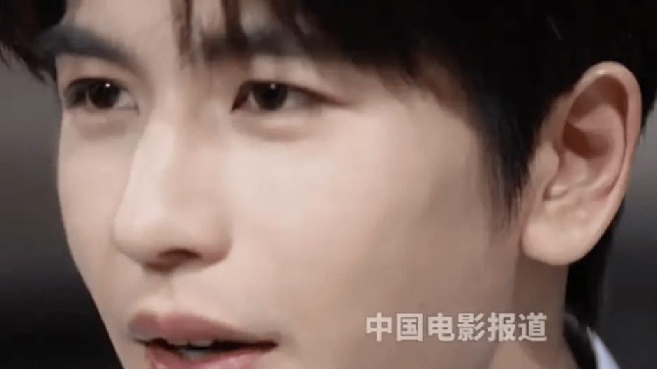 张凌赫坦言无偶像包袱！私下无需求绝不化妆