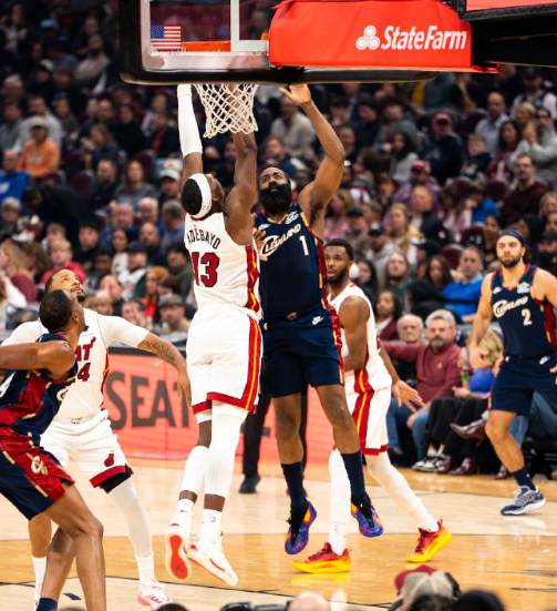 理想很丰满，但是现实很残酷，你们忘了季后赛时间只有240分钟，肯定要有人牺牲
