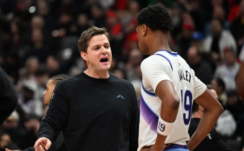 联盟不要对爵士队从上到下的彻底调查一下吗？刚刚客场输给76人的比赛已经说明了一切