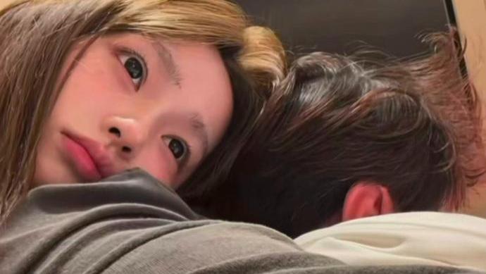 王思聪豪宠现任懒懒：珠宝撒满屋，高调喊“老婆”，恋爱铁律改了吗？