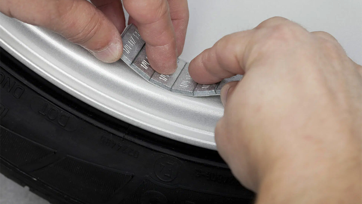 新车，轮子上竟然有6个平衡块，是轮圈质量差吗？