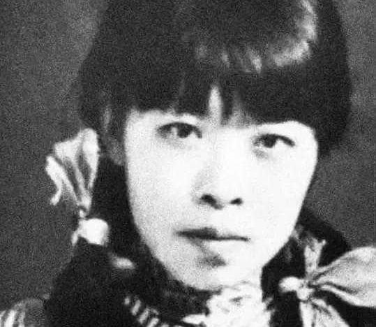民国“四大才女”之一的萧红，31岁香消玉殒