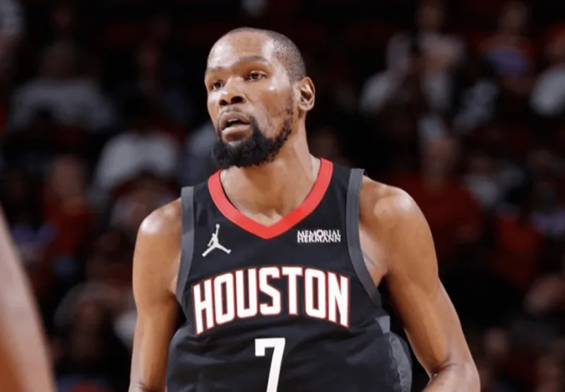 NBA常规赛火箭以111-94战胜尼克斯

本场比赛，火箭球员凯文-杜兰特出战3