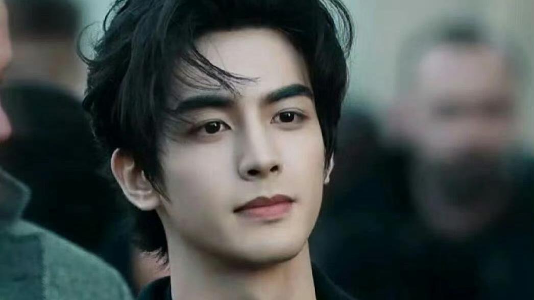 宋威龙回应“木头帅哥”标签：安静是保护色，阳光才是本色