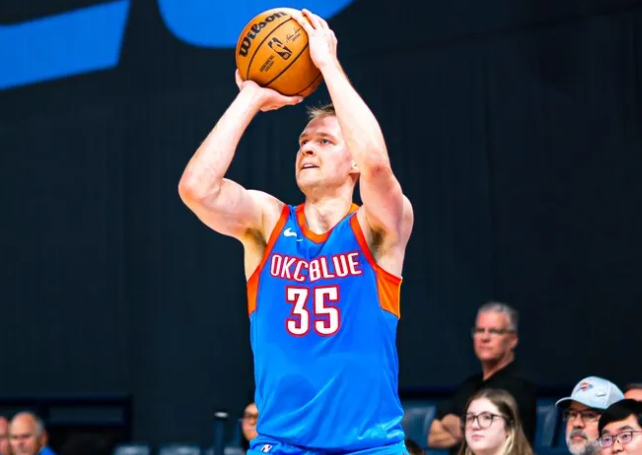 雷霆计划裁掉双向合同球员巴迪-伯海姆，以便腾出位置签下佩顿-桑德福特，后者将获得