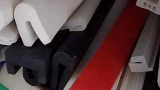 HJL-618 硅胶热粘胶水：50 度铂金硅胶 U 型条对粘耐老化优选