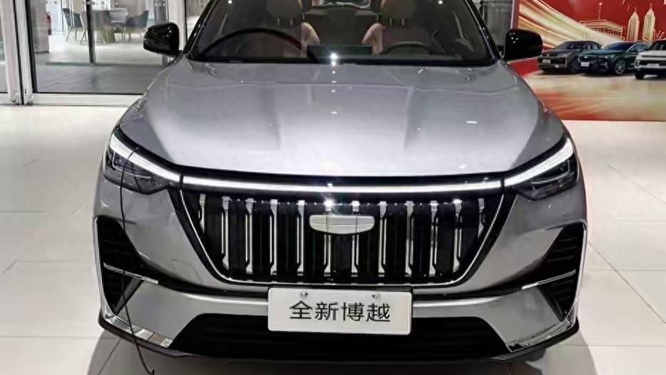 新款吉利博越现身，外观调整，内饰升级，先来一睹为快