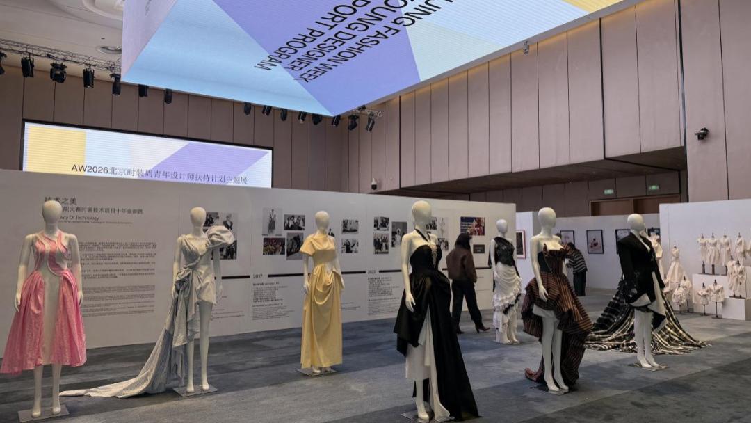 温技师学子钱梦颖亮相北京时装周丨世赛选手演绎“技能+创意”新风