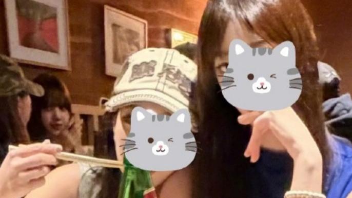 Lisa伦敦被偶遇：当泰国顶流遇上川菜和冰红茶