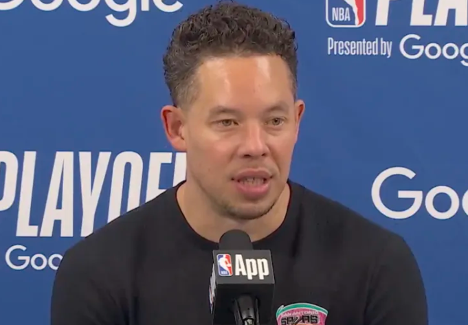 NBA季后赛西部首轮G1马刺111-98战胜开拓者。
赛后米奇-约翰逊接受记者采