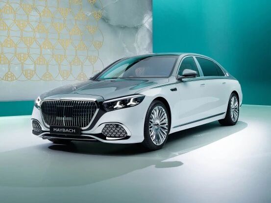 新款迈巴赫S太让人期待了！日前奔驰官方发布了预告，预计年内引入中国。