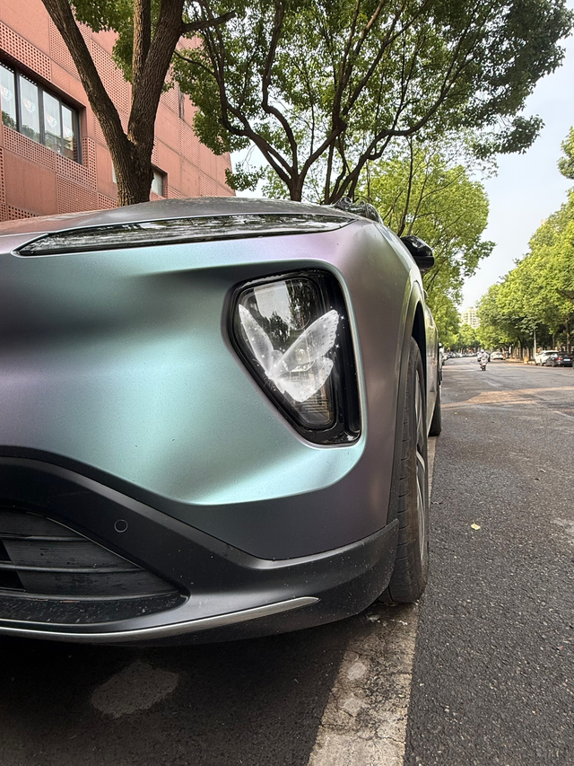 开上蔚来后悔吗
今儿跟许久未见的老朋友见面，她开的是A5，问我从雷克萨斯换到蔚来