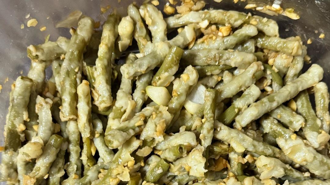 夏日限定，蒜香开胃的蒸长豆角