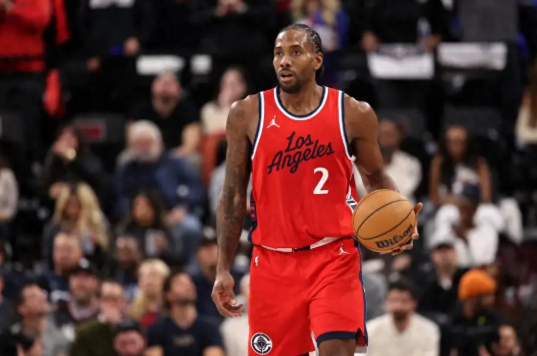 如果老鹰想赢在当下，小卡是个好选择

老鹰有多个一年期合同的肉票，库明加、里萨谢