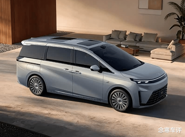 传祺这次真下本了！向往E8配激光雷达+大冰箱，二排堪比商务舱