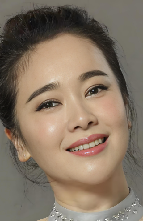 年轻时的左小青也曾对婚姻充满期待
选择嫁给高权健，是想找一个能让自己安心、给足安