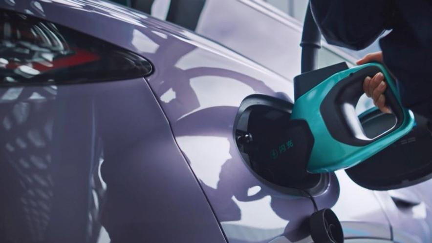 宋Ultra EV全系闪充赋能，710km长续航9分钟充饱，预售15.5万起