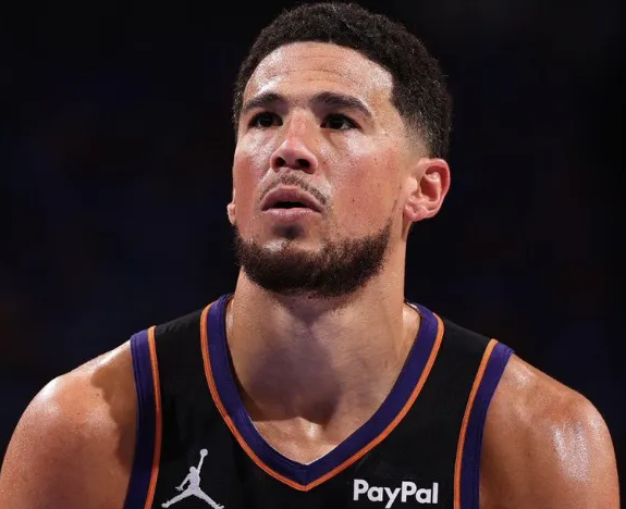 太阳球员德文-布克在投篮训练结束后接受了采访，谈到了球队从G1中吸取的经验、接下