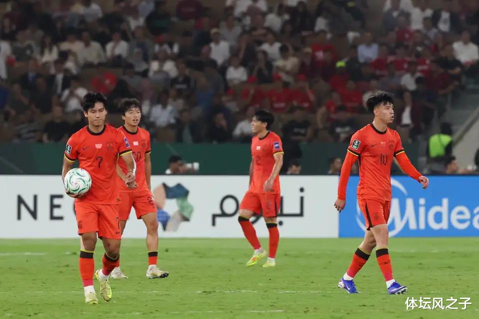 锋线双星评价逆转 王钰栋被指装腔作势 拜合拉木获球迷力挺