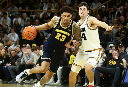 伦德伯格和莫雷兹约翰逊，我更看好莫雷兹

伦德伯格横移太慢了，防守弯不下腰，在n