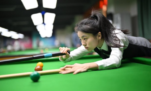 虽败犹荣！白雨露轰破百惜败排名赛冠军

斯诺克世锦赛资格赛第二轮，白雨露4-10