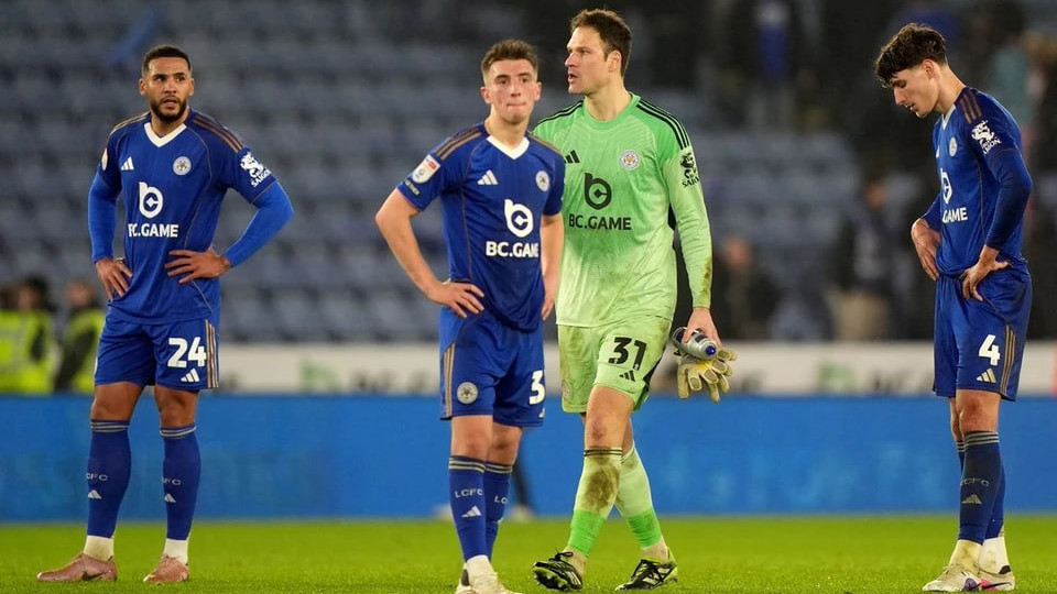 从英超奇迹到英甲沉沦，莱斯特城十年坠落记