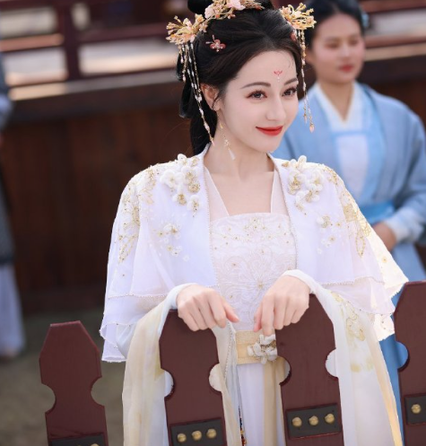 今晚的月亮是我抛的硬币，两面都是梦见你