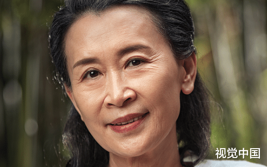 就因为6岁儿子在家里玩玩具，发出响声，楼下退休阿姨天天上门骂我们是畜生，结果我卖房她哭了